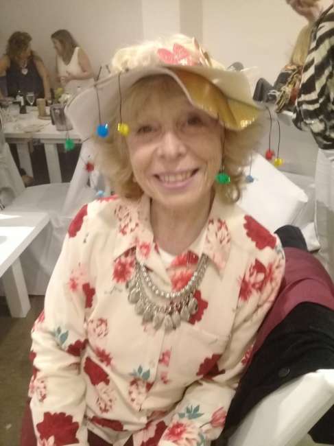 CRIS141 es una mujer de 72 años que busca amigos en CABA 