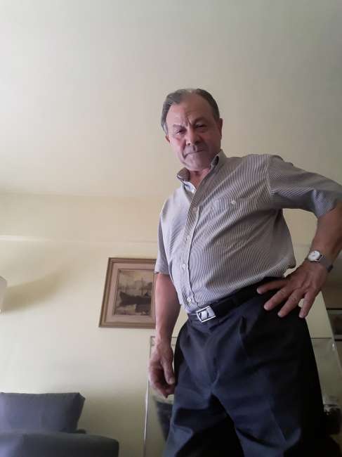 Conocer hombre de 66 años que vive en Avellaneda 