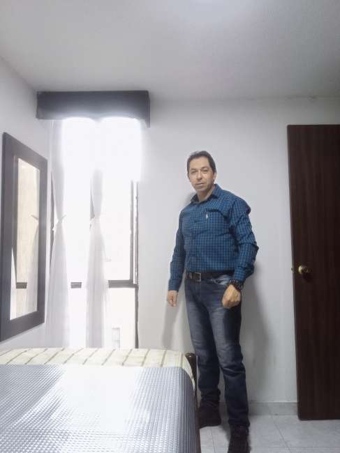 Conocer hombre de 53 años que vive en Bogotá 