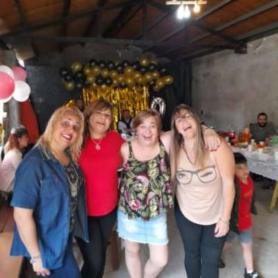 CASTISI es una mujer de 53 años que busca amigos en Buenos Aires 