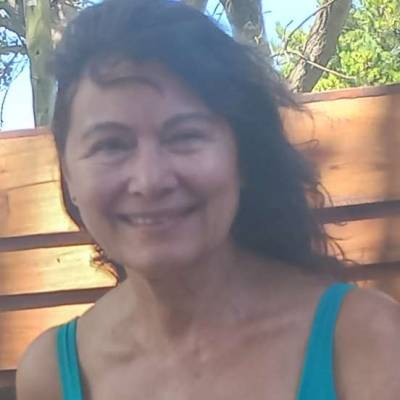 Conocer mujer de 70 años que vive en Colegiales 