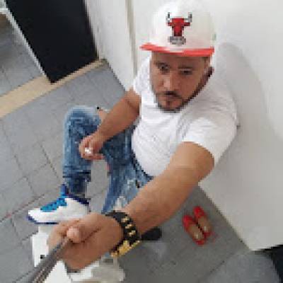 Conocer hombre de 41 años que vive en Comodoro Rivadavia 