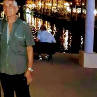 MACKIVER es una hombre de 71 años que busca amigos en Alicante 