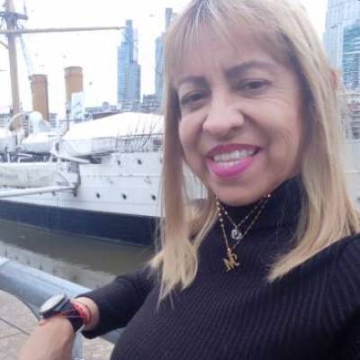 Conocer mujer de 59 años que vive en San Cristobal 