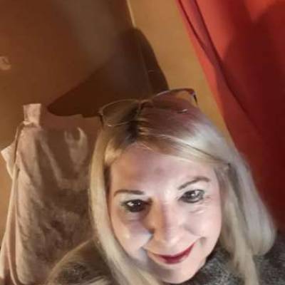 Conocer mujer de 61 años que vive en Palermo 