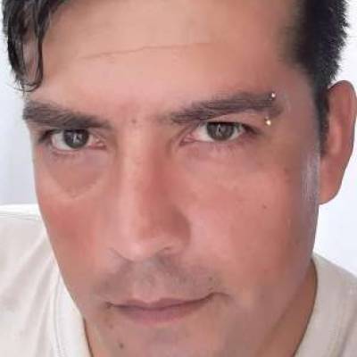 Conocer hombre de 47 años que vive en Florencio varela 