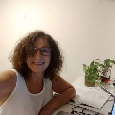 LI_ACUARIO es una mujer de 68 años que busca amigos en CABA 