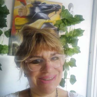 SHEINALEE es una mujer de 61 años que busca amigos en Montevideo 