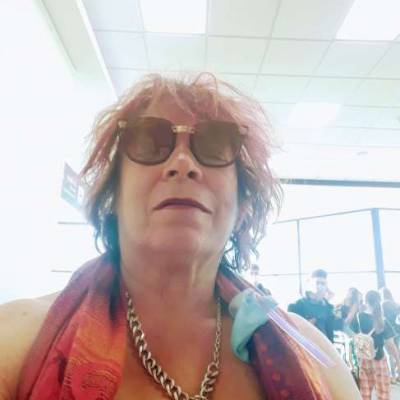Conocer mujer de 63 años que vive en Balvanera 