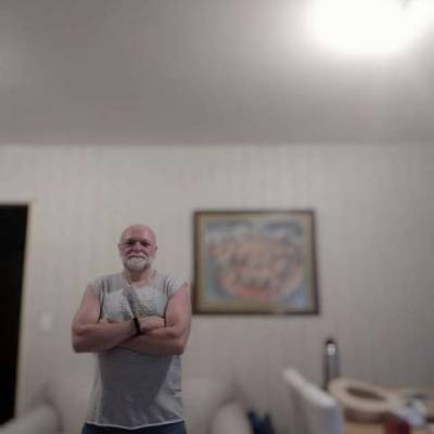 Conocer hombre de 64 años que vive en Villa Devoto 