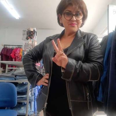 Conocer mujer de 54 años que vive en Santiago 
