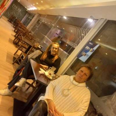 Conocer mujer de 72 años que vive en Monte Grande 