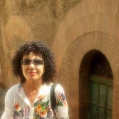 Conocer mujer de 73 años que vive en Palermo 