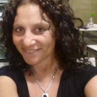 GABIBEK es una mujer de 52 años que busca amigos en CABA 