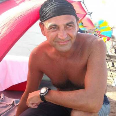Conocer hombre de 64 años que vive en Lomas de Zamora 