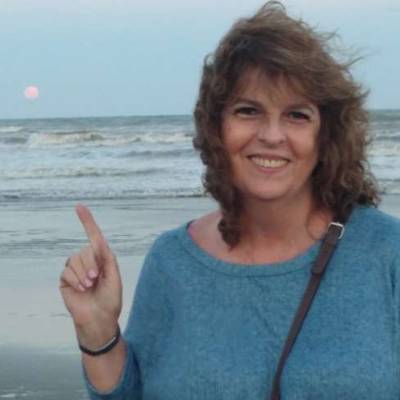 Conocer mujer de 65 años que vive en Recoleta 
