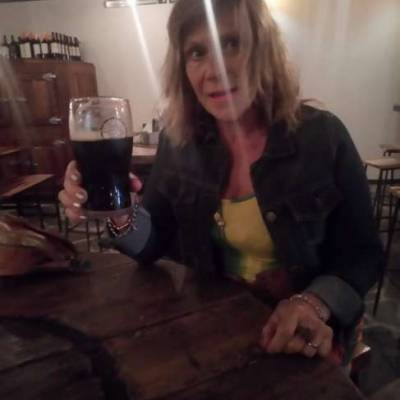 Conocer mujer de 59 años que vive en Liniers 