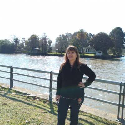 Conocer mujer de 60 años que vive en Lanus 