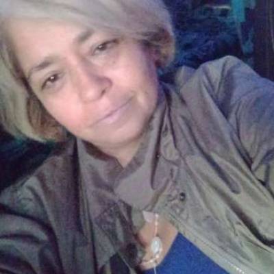 Conocer mujer de 51 años que vive en Campana 