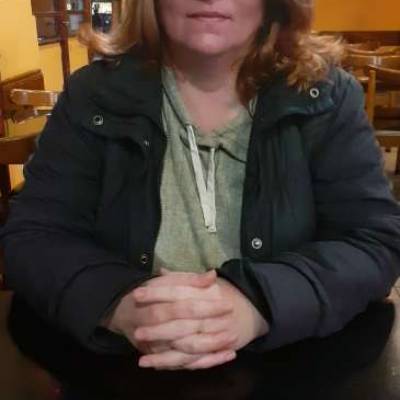 Conocer mujer de 46 años que vive en Flores 