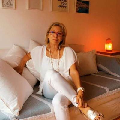 LULA2023 es una mujer de 63 años que busca amigos en CABA 