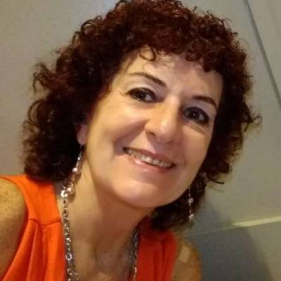 Conocer mujer de 68 años que vive en Palermo 