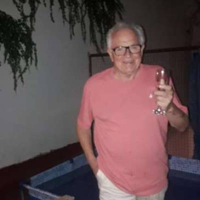 Conocer hombre de 72 años que vive en Villa Crespo 