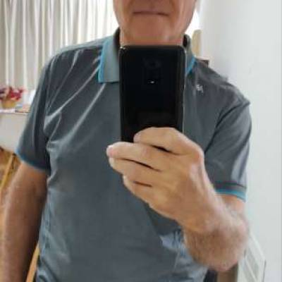 Conocer hombre de 69 años que vive en Palermo 