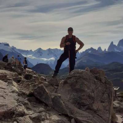 Conocer hombre de 57 años que vive en Monte Castro 