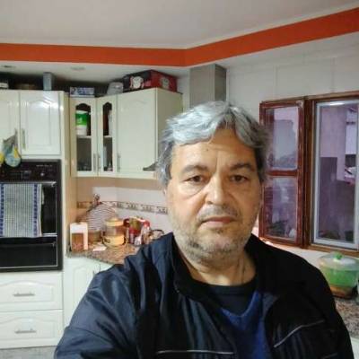 Conocer hombre de 63 años que vive en Villa Lugano 