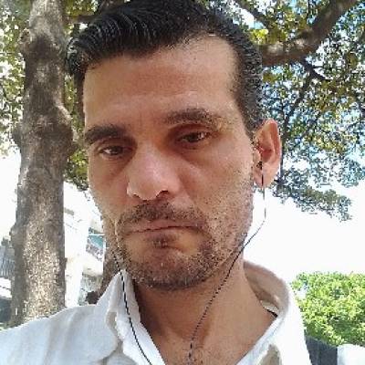 Conocer hombre de 45 años que vive en Caracas 
