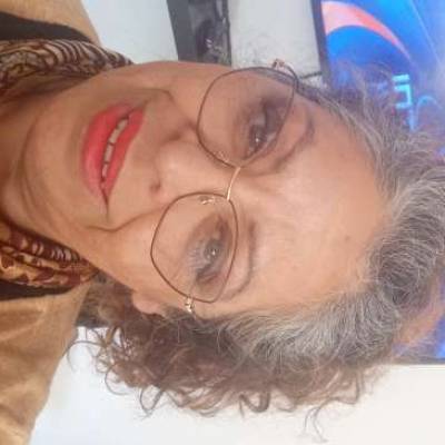 Conocer mujer de 62 años que vive en Comodoro Rivadavia 