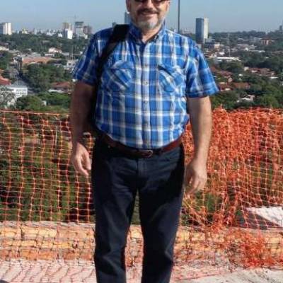 Conocer hombre de 57 años que vive en Colonia Del Sacramento 