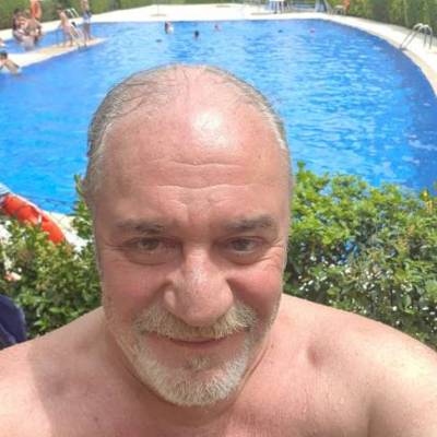 CARACOL_VELOZ es una hombre de 60 años que busca amigos en Madrid 