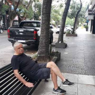 Conocer hombre de 73 años que vive en Monte Castro 