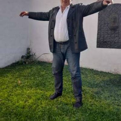 Conocer hombre de 57 años que vive en Villa Urquiza 