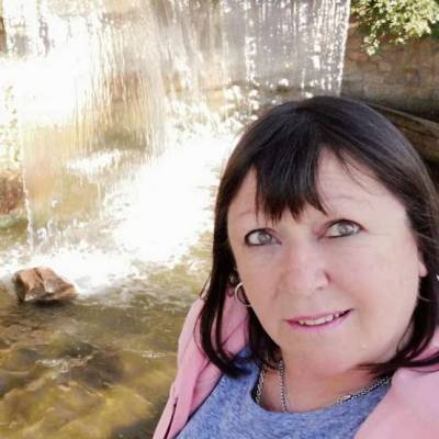 Conocer mujer de 64 años que vive en Villa Devoto 