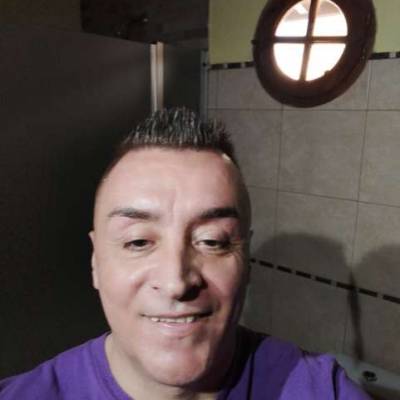 FERNANDO27 es una hombre de 54 años que busca amigos en Buenos Aires 