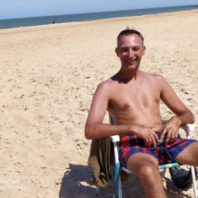 Conocer hombre de 51 años que vive en Paysandu 