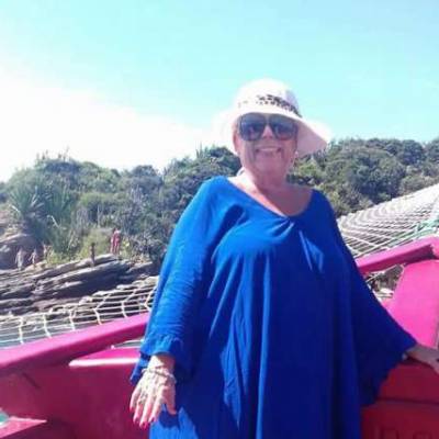 Conocer mujer de 78 años que vive en Parque Chacabuco 