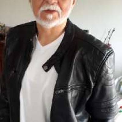 Conocer hombre de 65 años que vive en Vicente Lopez 