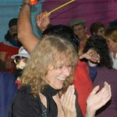 Conocer mujer de 73 años que vive en Vicente Lopez 