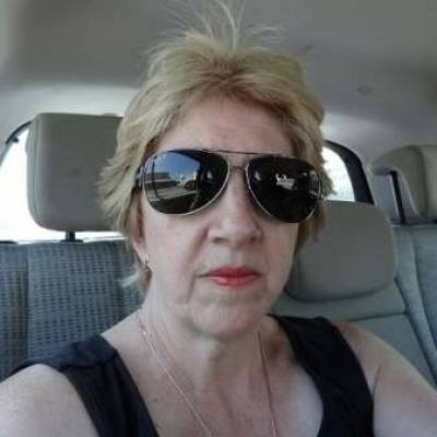 MARIA4610 es una mujer de 62 años que busca amigos en CABA 