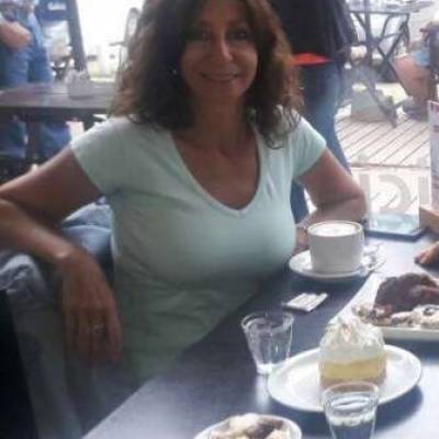 Conocer mujer de 56 años que vive en Palermo 