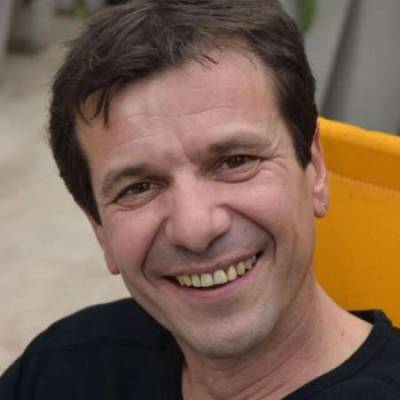 Conocer hombre de 51 años que vive en Tres de Febrero 