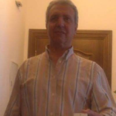 Conocer hombre de 74 años que vive en Málaga 
