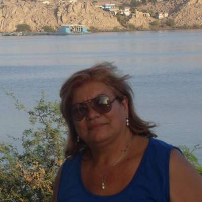 Conocer mujer de 63 años que vive en Lomas de Zamora 