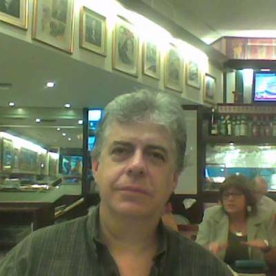 Conocer hombre de 64 años que vive en Monserrat 