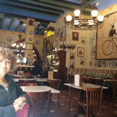 Conocer mujer de 65 años que vive en Palermo 