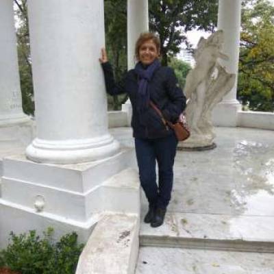 Conocer mujer de 64 años que vive en Villa Lugano 